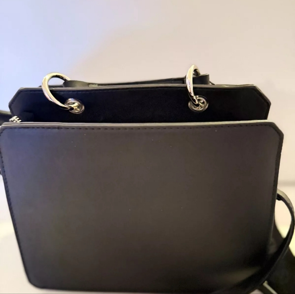 Steve Madden Black and Red Kiss Print Bag - Picture 4 of 6